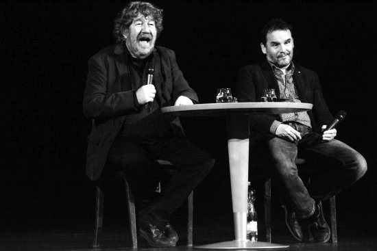 Režisér Zdeněk Troška bavil návštěvníky Kulturního domu v Kopřivnici historkami z natáčení svých filmů.
FOTO: DANA HOĎÁKOVÁ