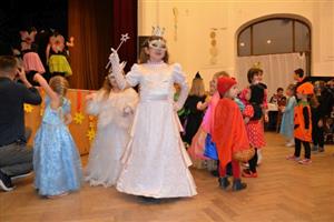V Katolickém domě proběhl tradiční maškarní ples pořádaný Mateřskou školou I. Šustaly. Další podobné akce na sebe nedají dlouho čekat.
FOTO: DANA HOĎÁKOVÁ