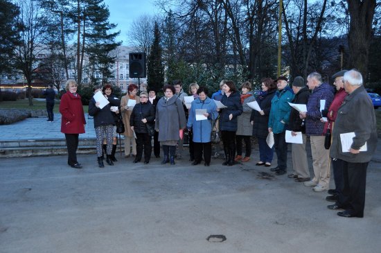 Součástí programu připomínky nedožitých narozeni Tomáše Garrigua Masaryka bylo i vystoupení Pěveckého sdružení Kopřivnice.
FOTO: DANA HOĎÁKOVÁ