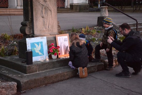 Na konci minulého týdne lidé v Kopřivnici uctili památku obětí novozélandských teroristických útoků a odsoudili násilí.
FOTO: DAVID MACHÁČEK