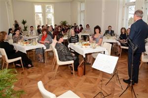 Tradiční poděkování učitelům letos kopřivnická radnice poprvé uspořádala na půdě zrekonstruované Ringhofferovy vily.
FOTO: DAVID MACHÁČEK
