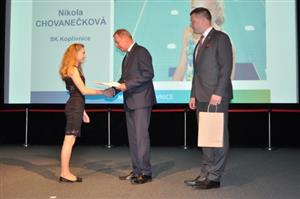 Plavkyně a běžkyně Nikola Chovanečková (SK Kopřivnice) byla za své úspěchy v loňském roce oceněna v rámci města a v březnu také na úrovni okresu.
FOTO: KRISTINA ČABLOVÁ