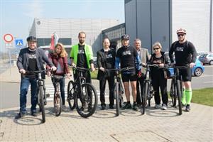 Víc než tři stovky Kopřivničanů se letos zapojily do kampaně Do práce na kole. Spolu s ostatními projekt podpořilo také vedení radnice a společnosti Brose a BikeFun.
FOTO: D. MACHÁČEK