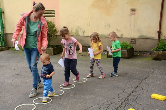 Mateřské školy Kopřivnice připravily tradiční zábavnou akci Hrajeme si s knihou, která nabízela aktivity především pro nejmenší děti.
FOTO: DAVID MACHÁČEK