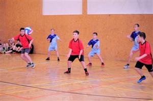 Základní škola Lubina obhájila vítězství v domácím turnaji smíšených družstev žáků třetích až pátých tříd ve vybíjené malotřídních škol.
FOTO: KRISTINA ČABLOVÁ