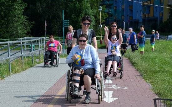 Poměřit své síly v několika sportovních disciplínách přijely na tradiční hry zdravotně postižených přes dvě stovky lidí.
FOTO: DANA HOĎÁKOVÁ