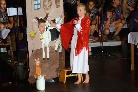 Devatenáctý ročník tábora Malované písničky, připravovaného místním domem dětí, vyvrcholil v pátek 16. srpna velkým koncertem a výtvarnou výstavou účastníků v Kulturním domě v Kopřivnici.
FOTO: DAVID MACHÁČEK