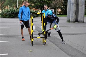V sobotu 14. září se uskutečnil již třetí ročník TFA Junior, v níž hasiči po zvládnutí silových disciplín vybíhali schody na radnici.
FOTO: DANA HOĎÁKOVÁ