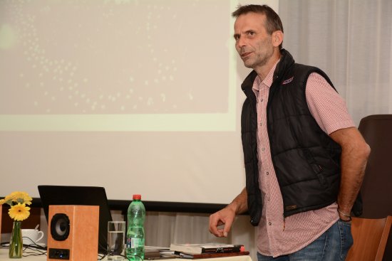 Martin Mejstřík na besedě v Katolickém domě vzpomínal na zákulisí přípravy demonstrace, která odstartovala sametovou revoluci.
FOTO: D. MACHÁČEK