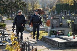 Kopřivnické městské policii se během letošního roku podařilo doplnit personální stav. Více strážníků umožnilo vysílat do ulic dvě hlídky zároveň. 
ILUSTRAČNÍ FOTO: D. MACHÁČEK