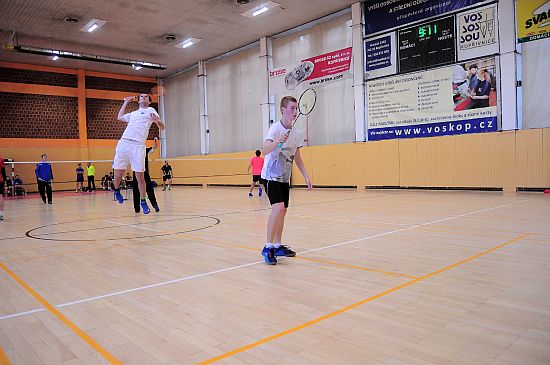 Kopřivnický badmintonový klub pořádal úvodní kolo druhé a třetí ligy severomoravské oblasti (na snímku Martin Slíva a Jakub Sagáčik z BK Kopřivnice).
FOTO: KRISTINA ČABLOVÁ
