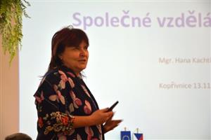 Ředitelka ZŠ a MŠ Raškovice Hana Kachtíková se na minikonferenci podělila o zkušenosti své školy s inkluzivním vzděláváním.
FOTO: DANA HOĎÁKOVÁ