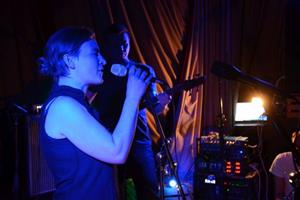 Kapela Nekola v rámci šestého ročníku Piper Records Night minulý pátek v Katolickém domě v Kopřivnici představila publiku nové skladby z připravované desky.  
FOTO: D. MACHÁČEK