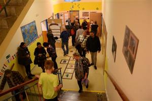 V rámci oslavy 170. výročí existence Základní školy v Závišicích si zájemci mohli prohlédnout nejen její rekonstruované prostory, ale i školní kroniky.
FOTO: DAVID MACHÁČEK