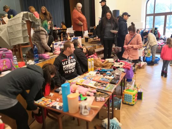 System.Linq.Enumerable+<TakeIterator>d__25`1[System.Char]