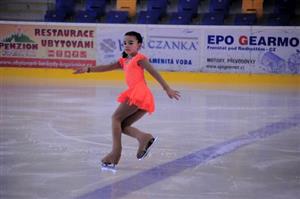 Elišku Kubáňovou (FSC Kopřivnice) na domácím závodě podporovala celá rodina, překonala nervozitu a získala bronzovou medaili.
FOTO: KRISTINA ČABLOVÁ