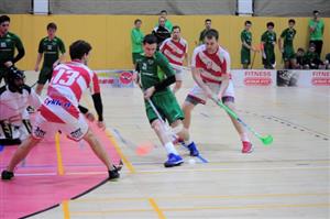 Dvojnásobný střelec v utkání proti Kloboukům Jakub Kresta (č. 8) kombinuje s Lukášem Vávrou (č. 13) v předbrankovém prostoru soupeře.
FOTO: KRISTINA ČABLOVÁ