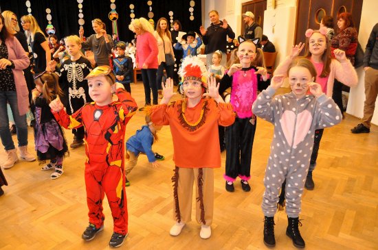 Před týdnem pořádala Mateřská škola Francouzská poprvé dětský karneval v Katolickém domě. Zábavu si kromě dětí mohli užít i rodiče.
FOTO: DANA HOĎÁKOVÁ