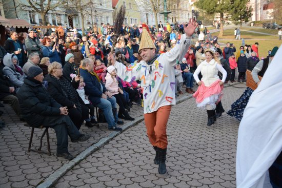 Štramberk minulou sobotu oslavil masopust mimo jiné i tradičním průvodem maškar a kulturním programem na náměstí.
FOTO: DAVID MACHÁČEK