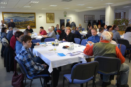 Nejen členové všech pracovních skupin, ale i veřejnost se přišla ve středu 19. února seznámit s ročním plněním III. střednědobého plánu sociálních služeb.
FOTO: DANA HOĎÁKOVÁ