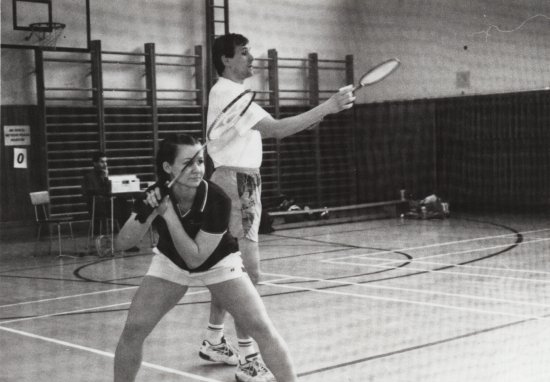 Kopřivnický badmintonový pár Jaroslav Hývnar – Regina Rašková v domácím zápase proti pražské dvojici Musil – Bobrovská body nezískal.
FOTO: DAVID MACHÁČEK