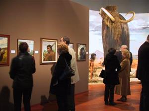 Obrazy Zdeňka Buriana zaplnily Jízdárnu Pražského hradu, kde proběhla největší malířova výstava v historii.
FOTO: DAVID MACHÁČEK