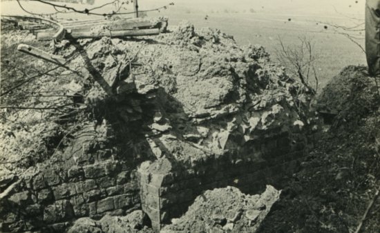 Viadukt na železnici mezi Štramberkem a Veřovicemi měla údajně zničit bomba, jejíž plášť byl další desítky let umístěn v parku E. Beneše.
FOTO: ARCHIV MUZEA FOJTSTVÍ