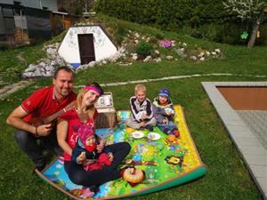 Jedna ze soutěžních fotografií, kterou se rodina Rusnákova zapojila do letošní netradiční formy férové snídaně.
FOTO: MILAN RUSNÁK