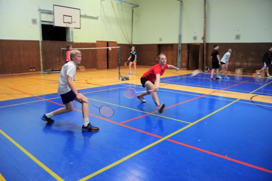 Petra Benišová s Jakubem Raškou (oba BK Kopřivnice) se rozehrávají na jednom z prvních společných tréninků po dvouměsíční pauze.
FOTO: KRISTINA ČABLOVÁ
