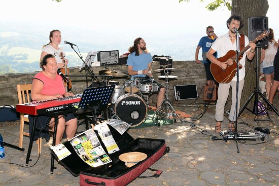 Eva More pokřtí zítra v příborském kulturním domě za účasti mnoha hudebních hostů svou první desku Na vysokém kopcu.
FOTO: DAVID MACHÁČEK