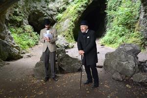 Josef Hrček v roli Karla Mašky představil podrobnosti nálezu šipecké čelisti.
FOTO: DAVID MACHÁČEK