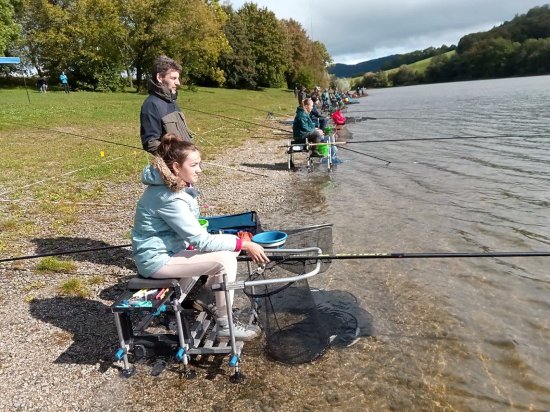 Po delší pauze proběhly v sobotu rybářské závody. Na nádrži ve Větřkovicích změřilo své dovednosti 18 mladých rybářů.
FOTO: RADEK HARABIŠ