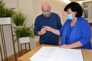 Petr Knebl byl jedním z oceněných dárců krve. V loňském roce dosáhl úctyhodného počtu 280  bezpříspěvkových odběrů.
FOTO: DANA HOĎÁKOVÁ