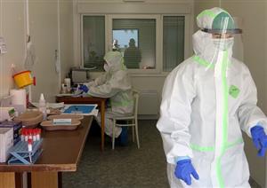 Odběrové místo v novojičínské nemocnici rozšířilo provozní dobu i o víkendy a svátky. Denně odbaví až 200 klientů.
FOTO: AGEL NOVÝ JIČÍN