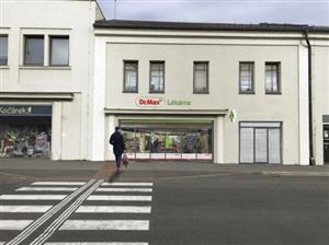 Předběžná vizualizace možné podoby objektu společnosti Slumeko poté, co se do něj nastěhuje prodejna lékárenského řetězce.
REPRO: SLUMEKO