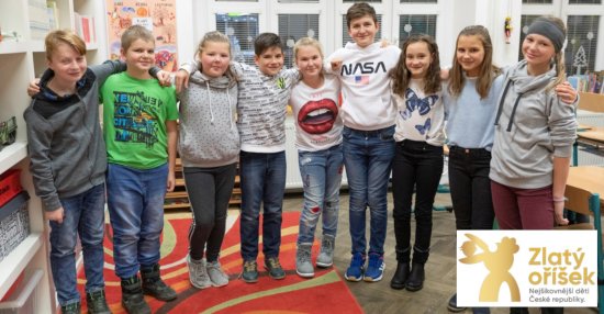 Lubiňáčci, jak se žáci ZŠ Lubiny nazvali, se se svým charitativním projektem probojovali až do finále Zlatého oříšku. I když nevyhráli, v televizi se o nich hovořilo.
FOTO: ZŠ LUBINA