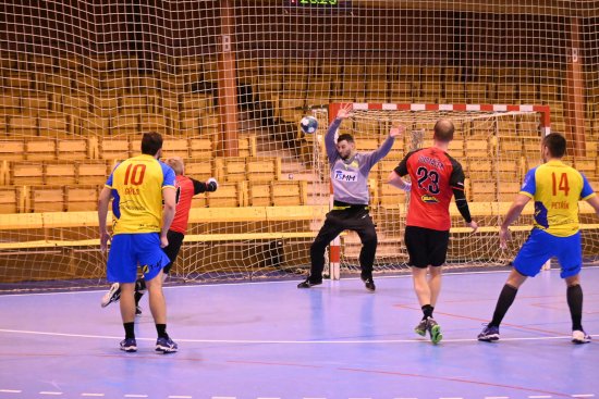 Brankář Ignasi Admella Izard (KH ISMM Kopřivnice) především ve druhém poločase ničil střelce Zubří a notnou měrou se tak podílel na vítězství.
FOTO: KRISTINA ČABLOVÁ