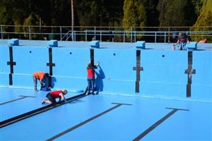 Správa sportovišť připravuje koupaliště na sezonu. Vodu do bazénů začne napouštět, až bude jasné, kdy může otevřít.
FOTO: DANA HOĎÁKOVÁ