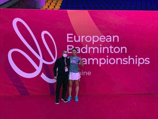 Kopřivnický trenér Luděk Židek se podílí na přípravě české reprezentantky v badmintonu Terezy Švábíkové a byl s ní i na mistrovství Evropy.
FOTO: ARCHIV T. ŠVÁBÍKOVÉ