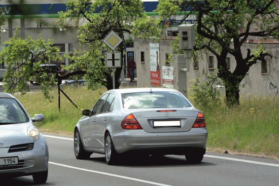 Radní schválili nákup nového stacionárního radaru. Osazeny technikou budou dvě ze tří stanovišť ve městě. Instalace radarů má zklidnit dopravu.
FOTO: DAVID MACHÁČEK