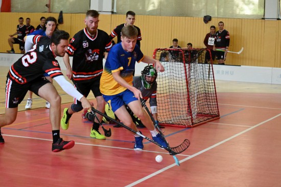 Úvodní zápas kopřivnických florbalistů proti Warriors Nový Jičín byl dlouho bez branek, Vikingové jej nakonec vyhráli 3:0.