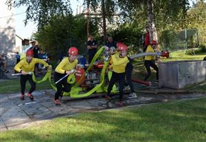 Šestnáct družstev přijelo na 6. ročník pohárové soutěže mladých hasičů, kterou pořádal SDH Mniší.
FOTO: DANA HOĎÁKOVÁ