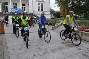 Z Kopřivnice se v pátek 17. září vydalo na první Cyklojízdu, pořádanou Zdravými městy Kopřivnice a Nový Jičín, celkem 17 cyklistů.
FOTO: DANA HOĎÁKOVÁ