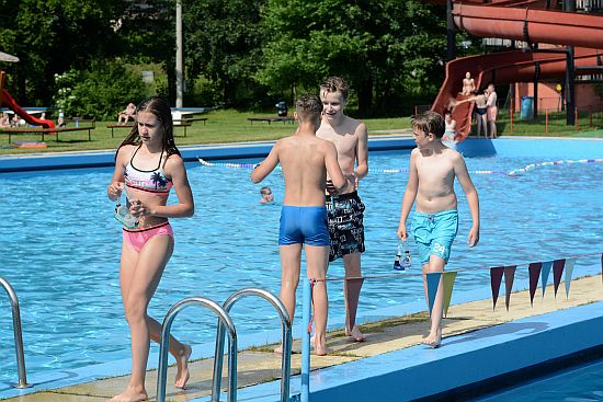 V letošní letní sezoně se místní koupaliště bude muset obejít bez tobogánu. Místo investice do jeho opravy radnice plánuje rozsáhlou modernizaci celého areálu
ILUSTRAČNÍ FOTO: D. MACHÁČEK

