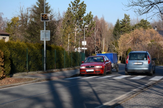 Dva nové informativní radary jsou aktuálně nainstalovány u ‘vodárny’ a mají nejen upozorňovat řidiče na aktuální rychlost a psychologicky působit na snížení rychlosti, ale i sbírat data o skutečném objemu dopravy v daném místě.
FOTO: DAVID MACHÁČEK