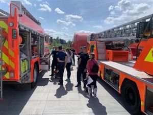 V rámci Dne požární bezpečnosti si veřejnost mohla prohlédnout provizorní zázemí profesionální jednotky v Kopřivnici.
FOTO: HZS MSK KOPŘIVNICE