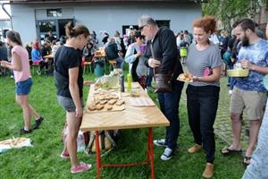 Nedělní Restaurant Day přilákal tolik zájemců, že jednodenní restaurace amatérských kuchařů zůstaly otevřené ani ne celou hodinu.
FOTO: DAVID MACHÁČEK