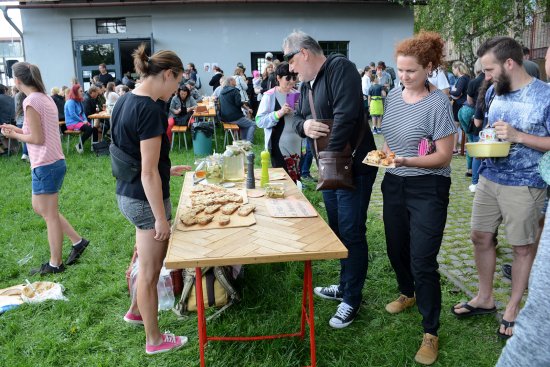 Nedělní Restaurant Day přilákal tolik zájemců, že jednodenní restaurace amatérských kuchařů zůstaly otevřené ani ne celou hodinu.
FOTO: DAVID MACHÁČEK