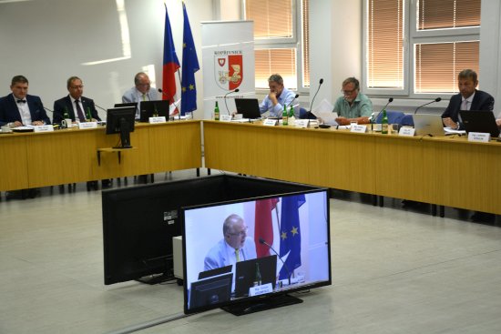 Červnové zasedání městského zastupitelstva mělo na programu mimo jiné schválení smlouvy o prodeji stavebních pozemků v lokalitě Západ. K tomu nakonec nedošlo.
FOTO: D. MACHÁČEK