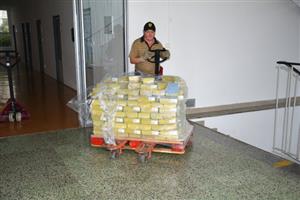 V minulém týdnu dorazily do Kopřivnice hlasovací lístky do Senátu. Až radnice obdrží lístky pro komunální volby, může začít jejich kompletace a doručování voličům do schránek.
FOTO: D. HOĎÁKOVÁ